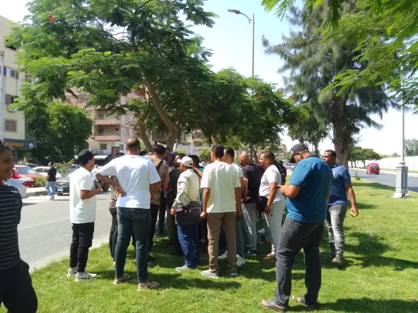 جانب من حضور موظفين شركة مياة القناة 