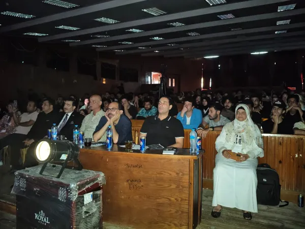 رئيس جامعة كفر الشيخ: المسرح الجامعي ركيزة أساسية لصناعة أجيال قادرة على الإبداع والتعبير عن قضايا المجتمع