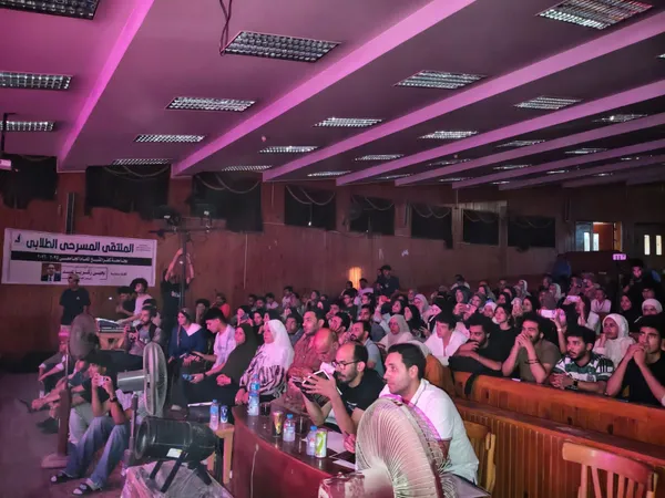 رئيس جامعة كفر الشيخ: المسرح الجامعي ركيزة أساسية لصناعة أجيال قادرة على الإبداع والتعبير عن قضايا المجتمع