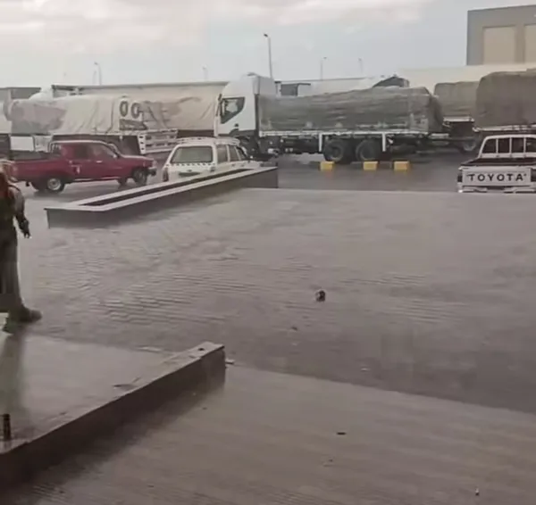 أمطار على منفذ السلوم البري 