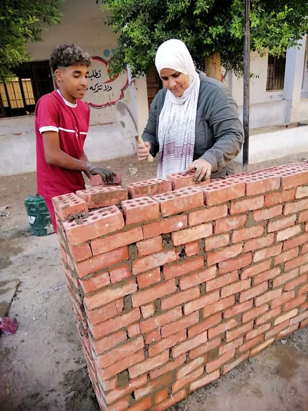 المعلمه 