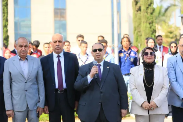 بتحية العلم.. جامعة كفر الشيخ تستقبل طلابها في أول أيام العام الدراسي