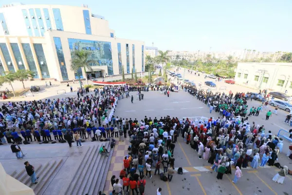 بتحية العلم.. جامعة كفر الشيخ تستقبل طلابها في أول أيام العام الدراسي