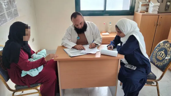 جانب من القافلة العلاجية 