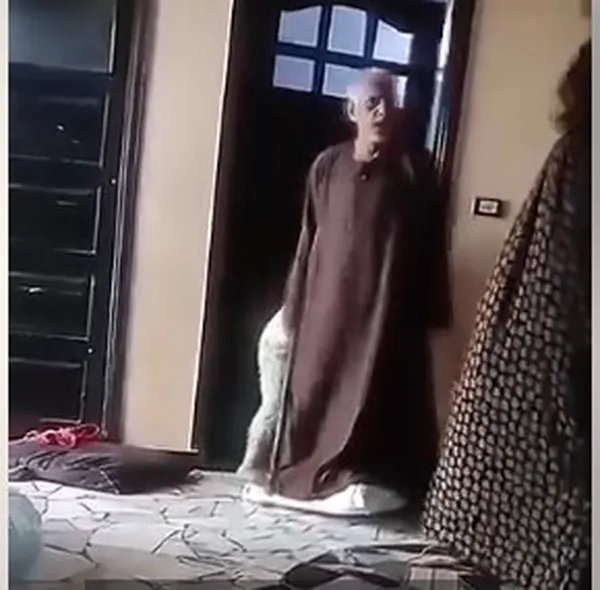 فتاة تصور خناقة والديها