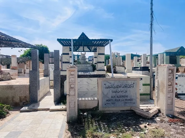 مقابر منسيّة في بورسعيد.. شواهد حجرية تحكي قصة 