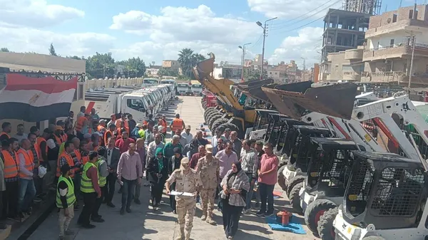 جانب من اصطفاف المعدات