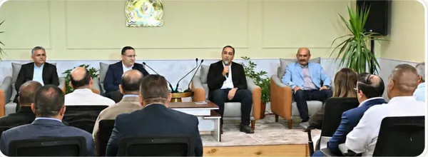 مدبولي مع طلاب جامعات السويس