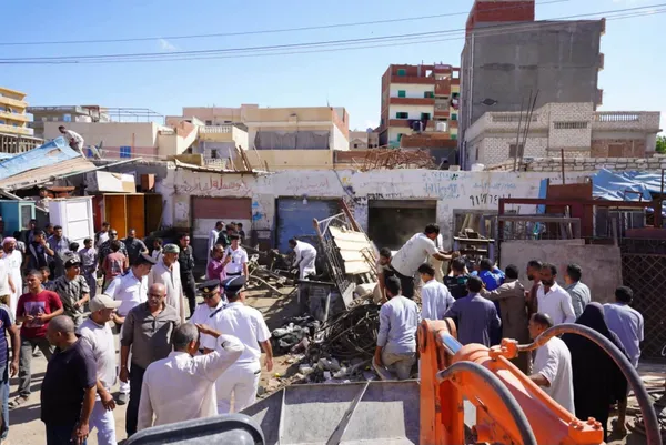 إزالة زرائب الخردة 