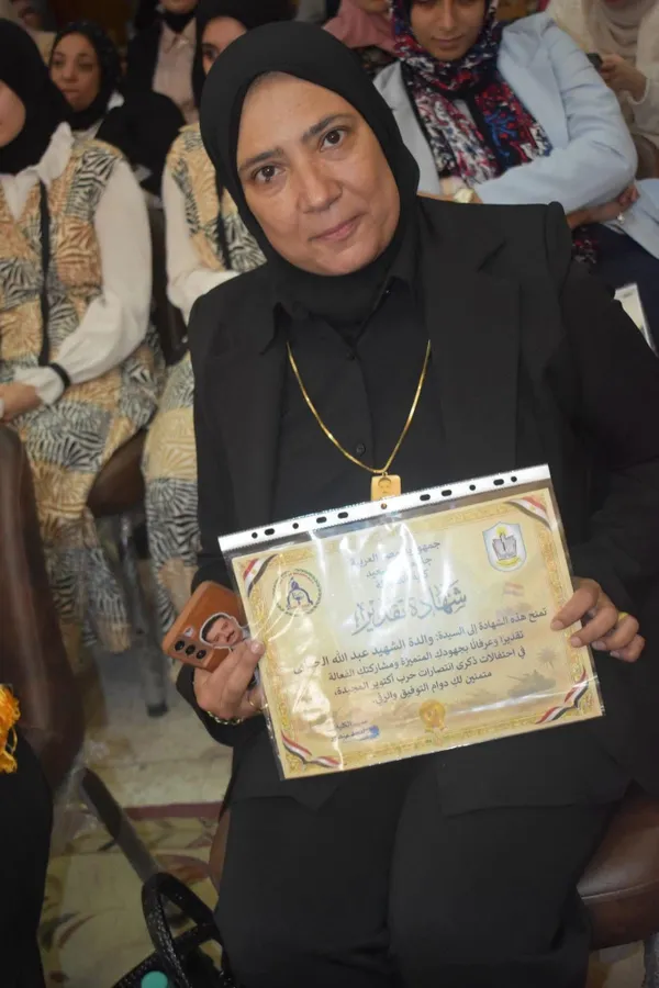 ارتدت الأبيض شاركته فرحة التخرج وودعته بالرضا.. كلمات مؤثرة لوالدة الشهيد «عبد الله الحمامي» بطل مرور بورسعيد