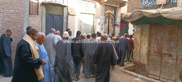 جانب من تشييع الجثمان 