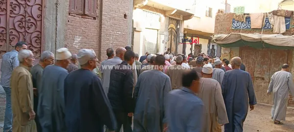 جانب من تشييع الجثمان 