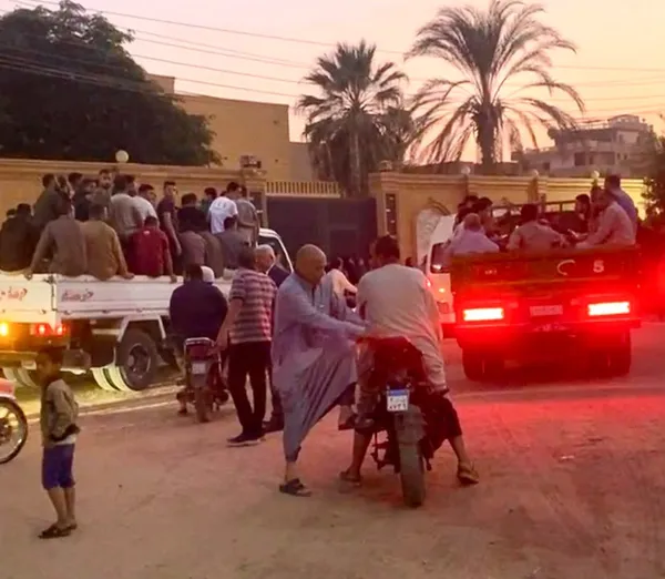 جانب من جنازة الشيخ رضا 