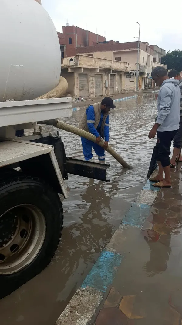 رفع تجمعات مياه الامطار بمرسي مطروح  