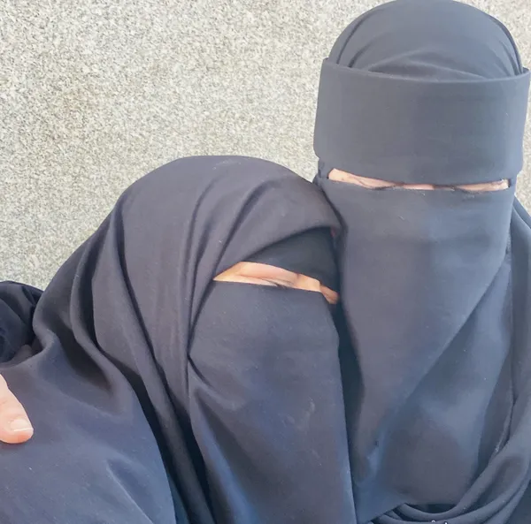 والدة ادام فى حالة انهيار 