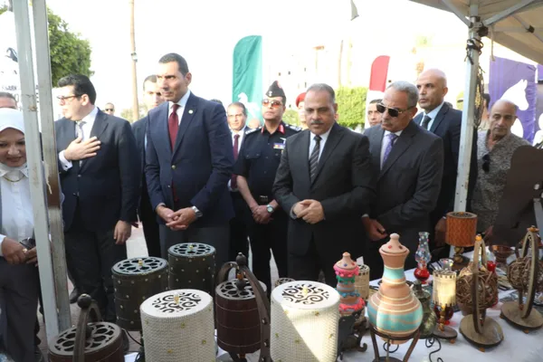 وزير السياحة ومحافظ الشرقية يتفقدان المعرض