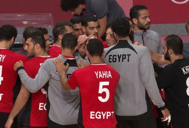 انطلاق الشوط الثاني من مباراة منتخب مصر لليد أمام إسبانيا ...