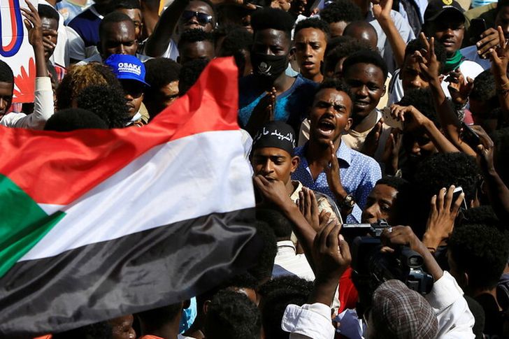 السودان متظاهرون 