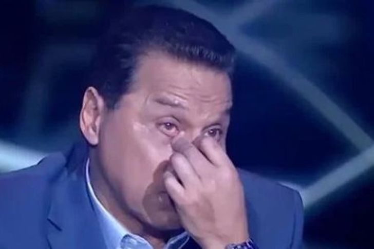حسام البدري يبكي أثناء برنامج العرافة
