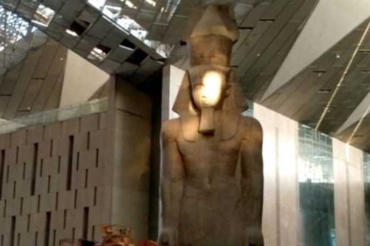 تمثال رمسيس الثاني بالمتحف المصرى الكبير
