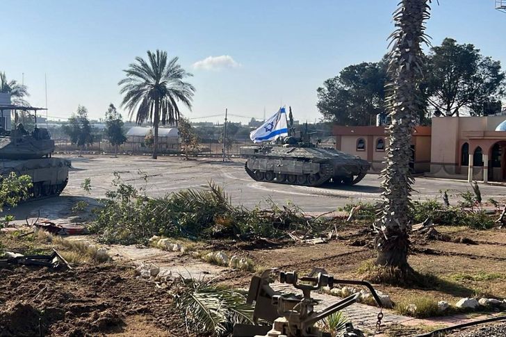 الدبابات الاسرائيلية في رفح