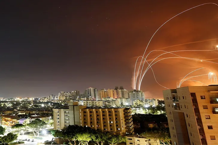هجوم صاروخي على تل أبيب 