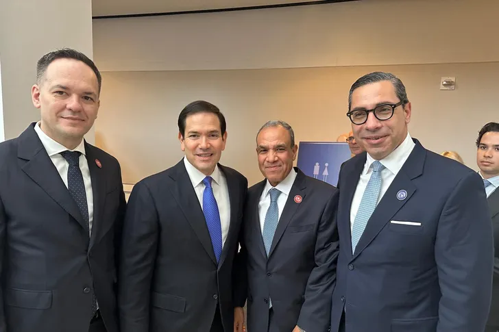 وزير الخارجية 