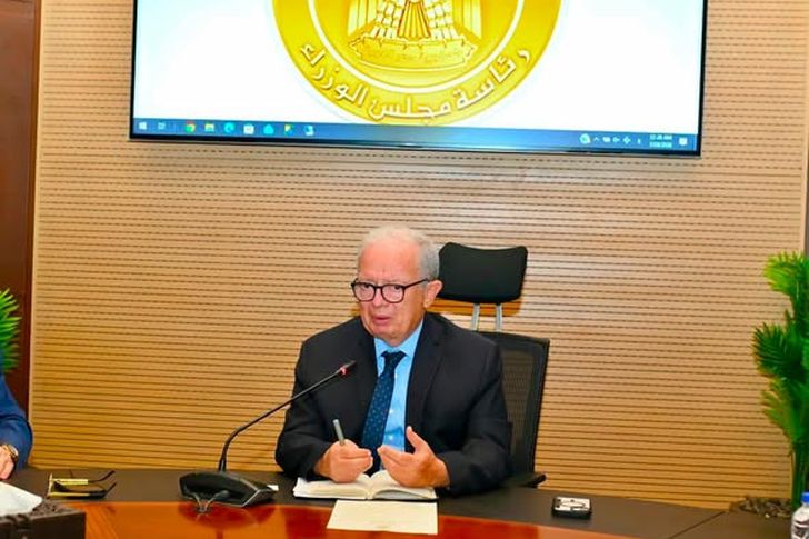 الدكتور حسين عيسى نائب رئيس مجلس الوزراء للشؤون الاقتصادية