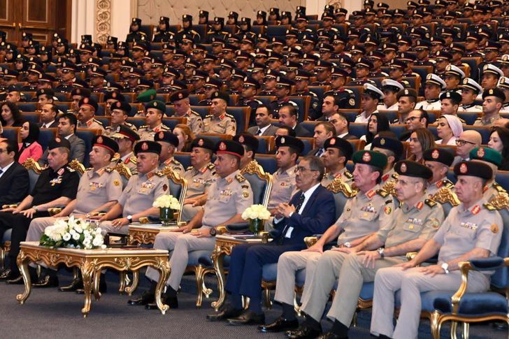 وزير الدفاع 