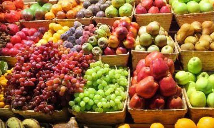 بعد فتح الأسواق رابع أيام عيد الأضحى.. انخفاض أسعار الفاكهة والخضروات  بالفيوم | أهل مصر