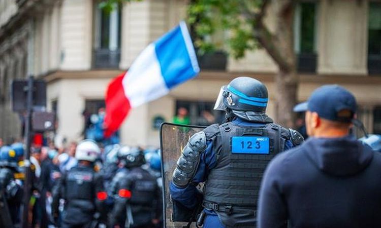 مراسل «القاهرة الإخبارية» من مارسيليا: الوضع في فرنسا معقد بسبب الإضرابات  (فيديو) | أهل مصر