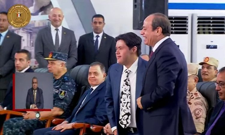 السيسي يستقبل أحد أبطال "قادرون باختلاف" في افتتاح مجمع إنتاج الكوارتز