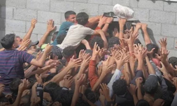 مذبحة المساعدات في غزة: مجمع ناصر يستقبل أكثر من 200 إصابة بالرصاص الحي و28 شهيدًا