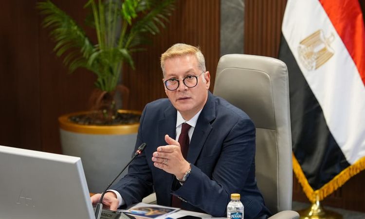 كريم بدوي: مصر تؤمن الطاقة لـ110 ملايين مواطن وتفي بالتزاماتها